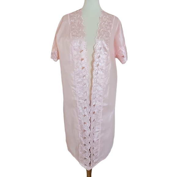 Vintage - Pink Satin‎ Floral Cut Out Robe - Picture 1 of 4
